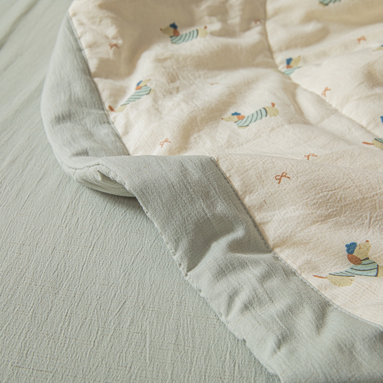 91家纺网 家纺一手货源 找家纺 江暮云家纺 2026新款A类亚麻印花新疆棉花被 腊肠小趣