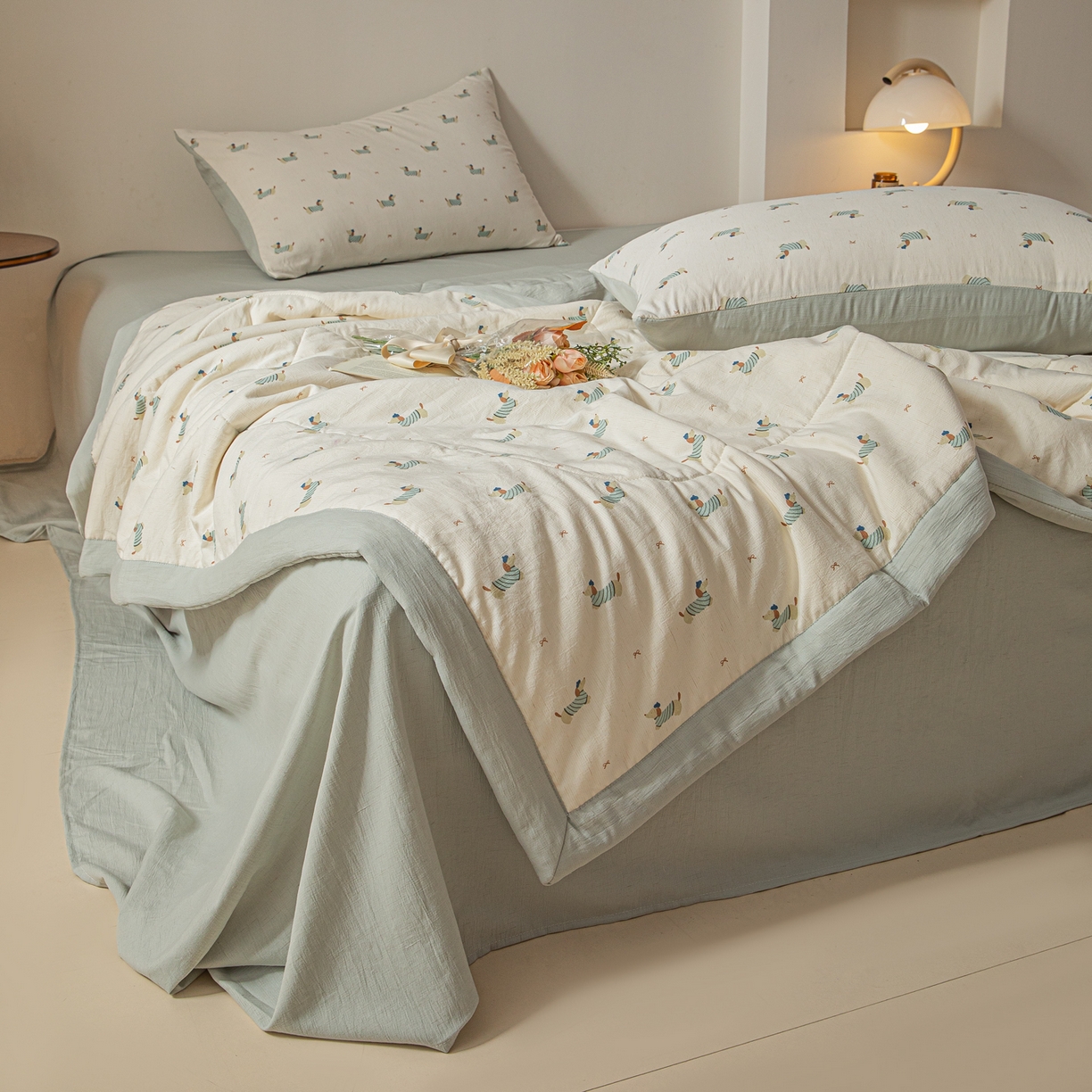 91家纺网 家纺一手货源 找家纺 江暮云家纺 2026新款A类亚麻印花新疆棉花被 腊肠小趣