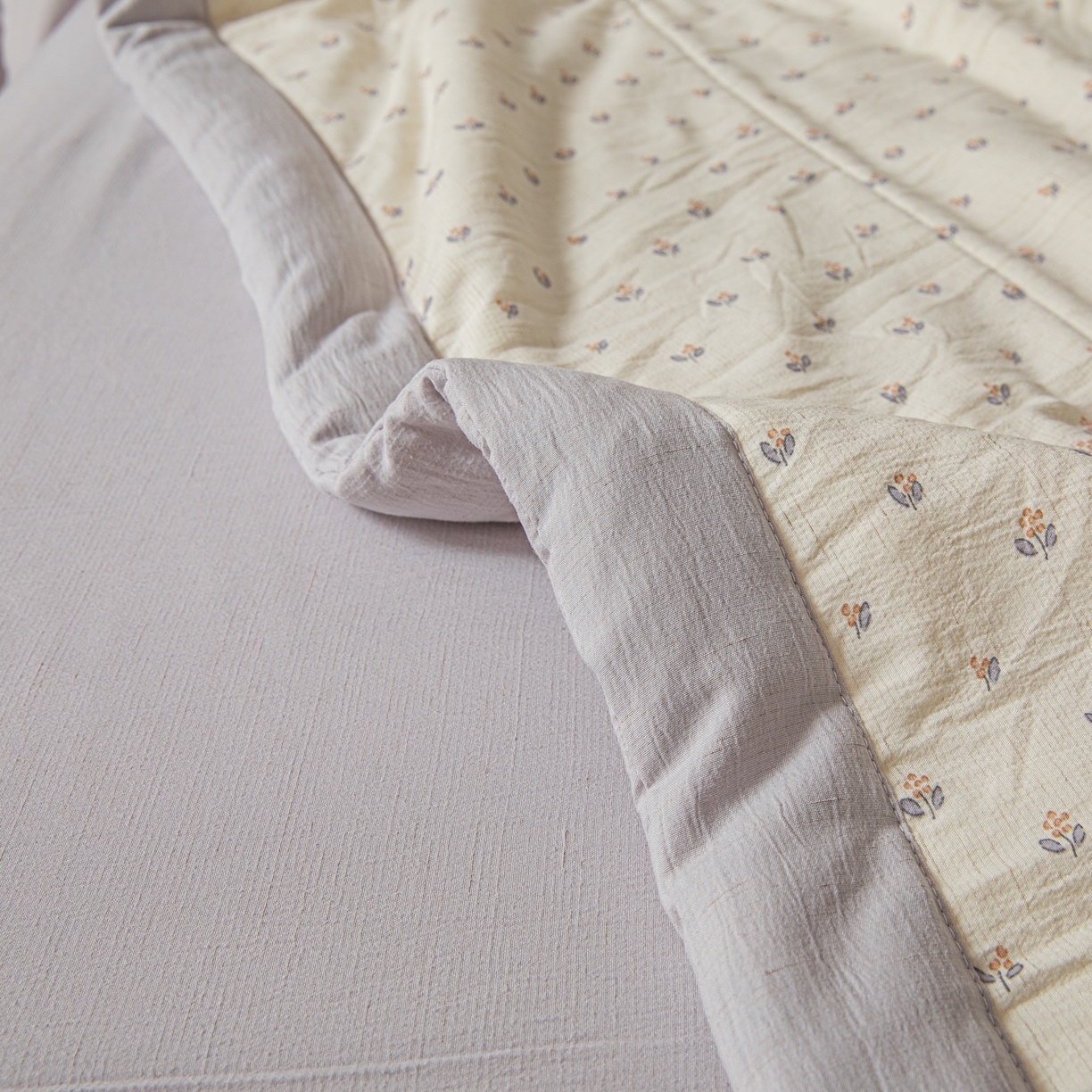 91家纺网 家纺一手货源 找家纺 江暮云家纺 2026新款A类亚麻印花新疆棉花被 米紫花绪