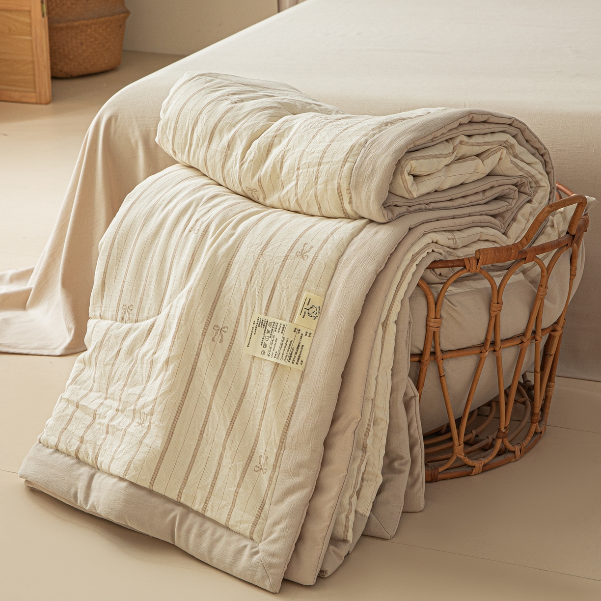 91家纺网 家纺一手货源 找家纺 江暮云家纺 2026新款A类亚麻印花新疆棉花被 奶棕蝴蝶结