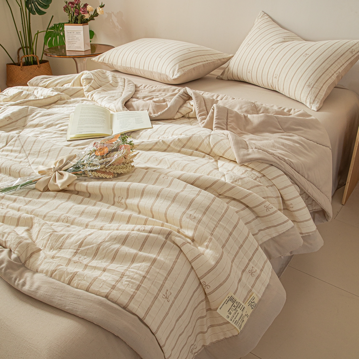 91家纺网 家纺一手货源 找家纺 江暮云家纺 2026新款A类亚麻印花新疆棉花被 奶棕蝴蝶结