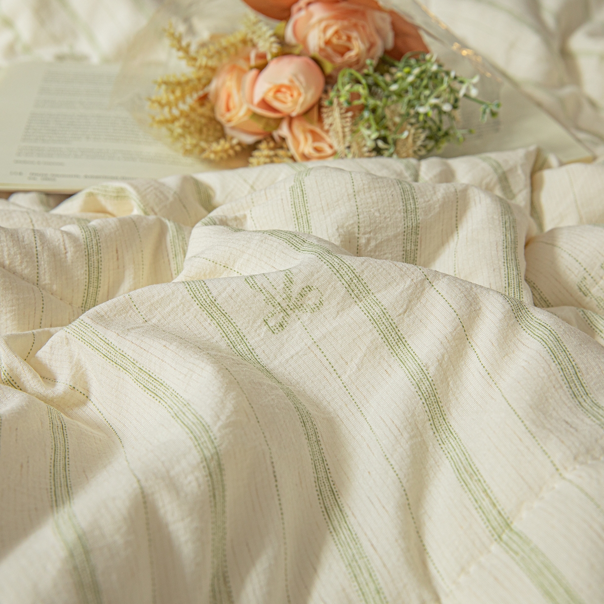 91家纺网 家纺一手货源 找家纺 江暮云家纺 2026新款A类亚麻印花新疆棉花被 青条蝴蝶结