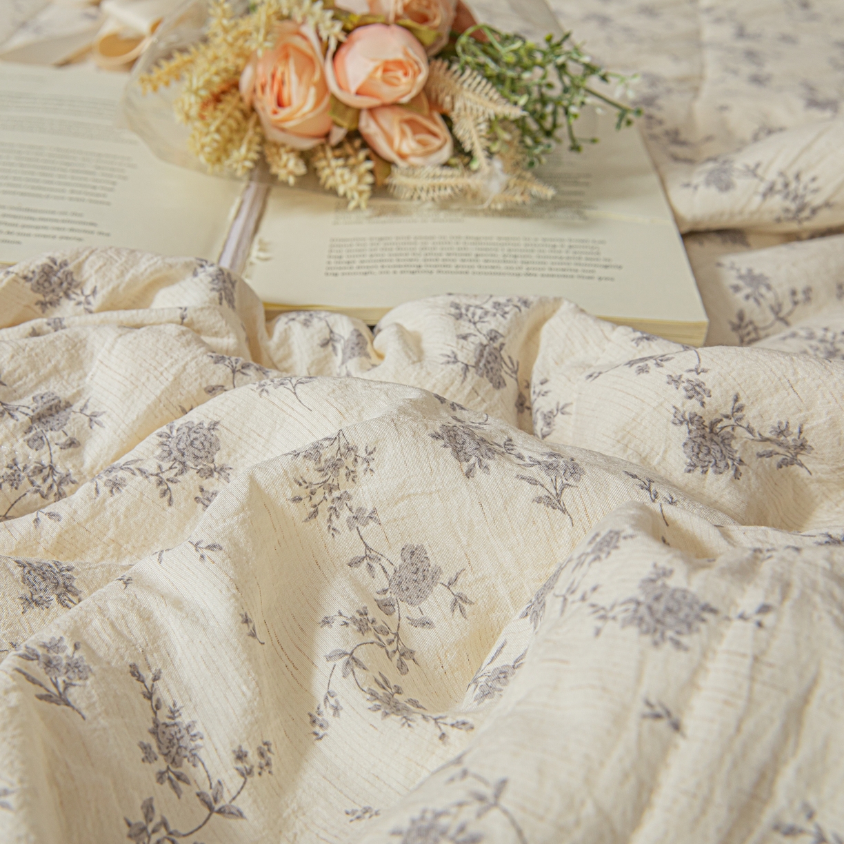 91家纺网 家纺一手货源 找家纺 江暮云家纺 2026新款A类亚麻印花新疆棉花被 紫雾花影