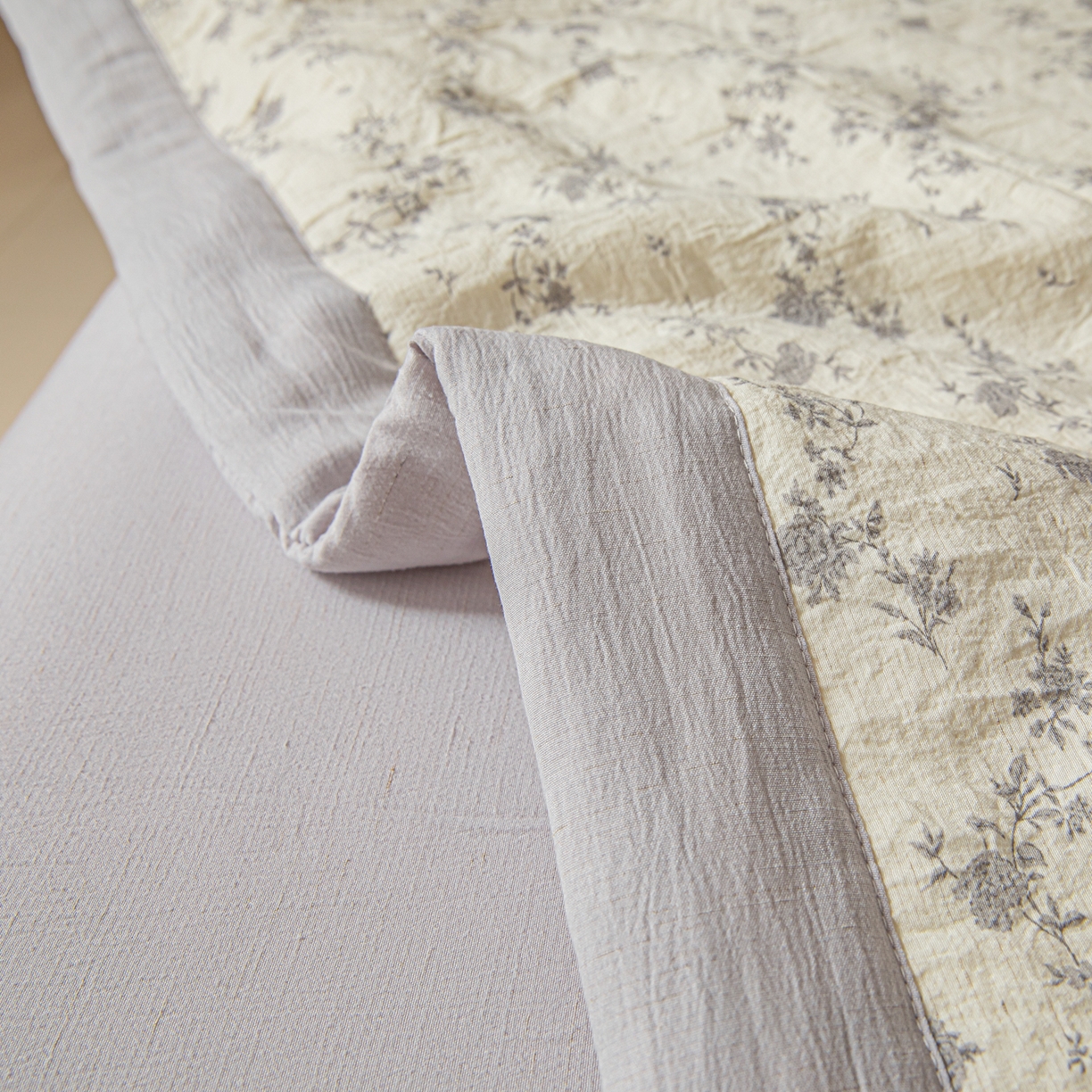 91家纺网 家纺一手货源 找家纺 江暮云家纺 2026新款A类亚麻印花新疆棉花被 紫雾花影