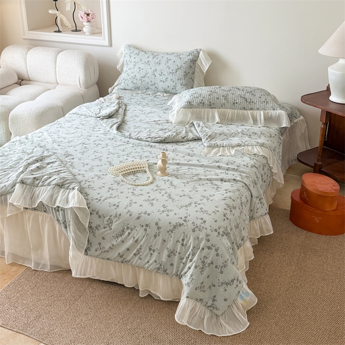 91家纺网 家纺一手货源 找家纺 吾欢心 2026新款仿锦安法式花边凉感丝床盖款夏凉被四件套软凉席三件套小冰皮空调被 清蔓雅序