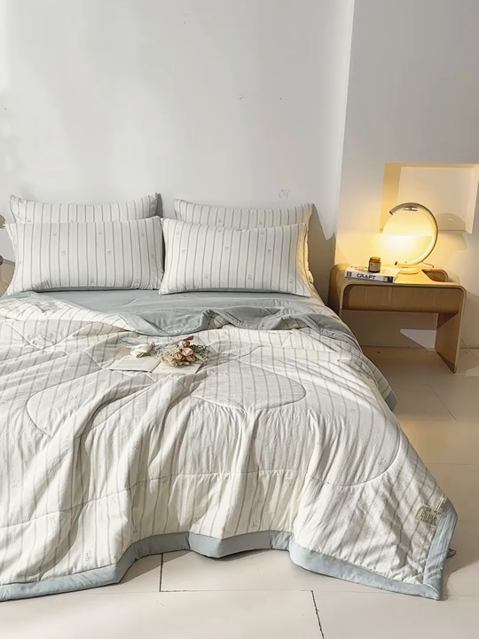 91家纺网 家纺一手货源 找家纺 江暮云家纺 2026新款A类亚麻印花新疆棉花被 青条蝴蝶结