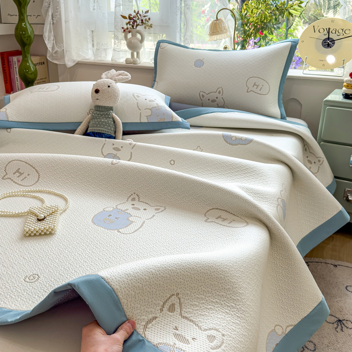 91家纺网 家纺一手货源 找家纺 典冠 2026新款PE凉感豆豆提花软席 苹果狗