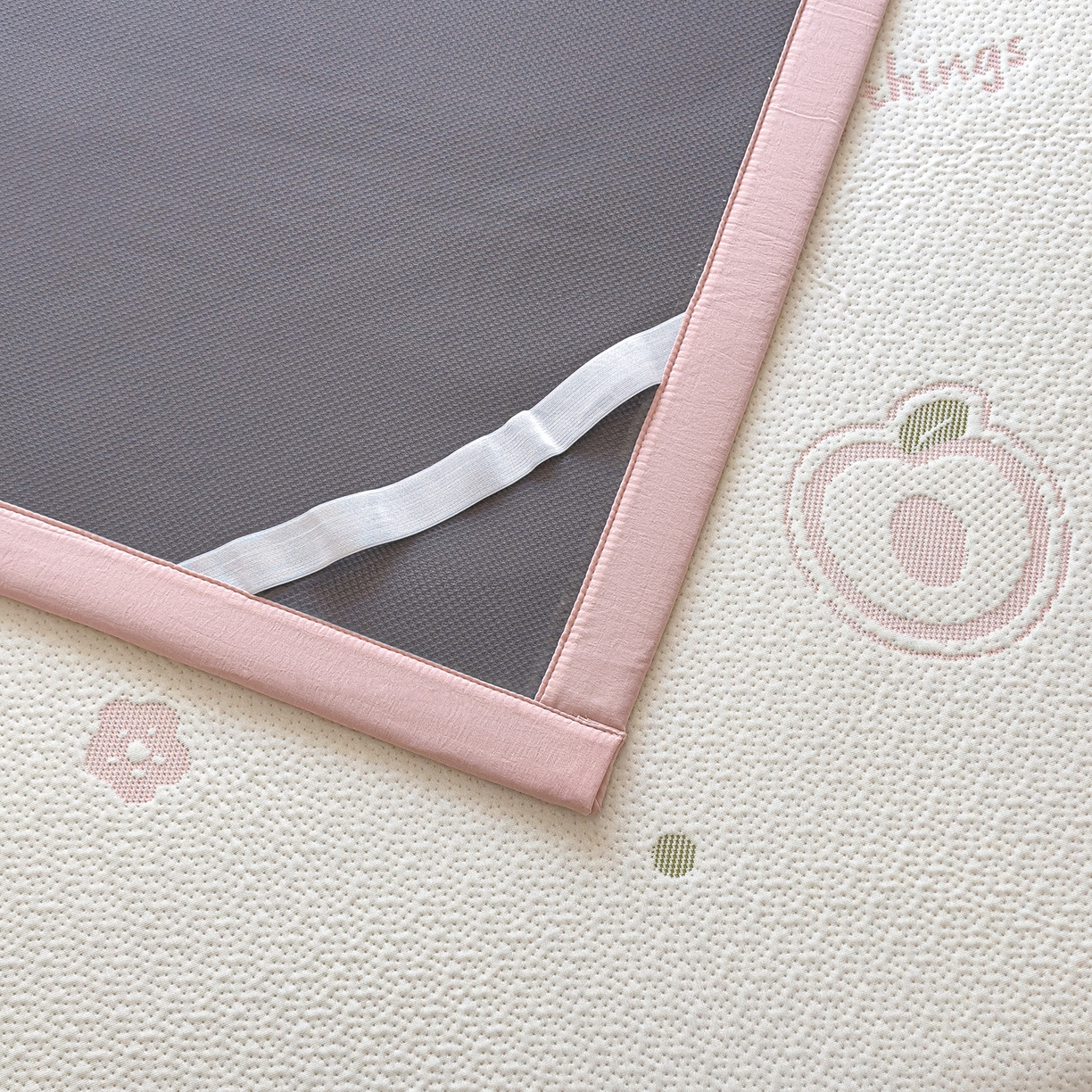 91家纺网 家纺一手货源 找家纺 典冠 2026新款PE凉感豆豆提花软席 苹果派