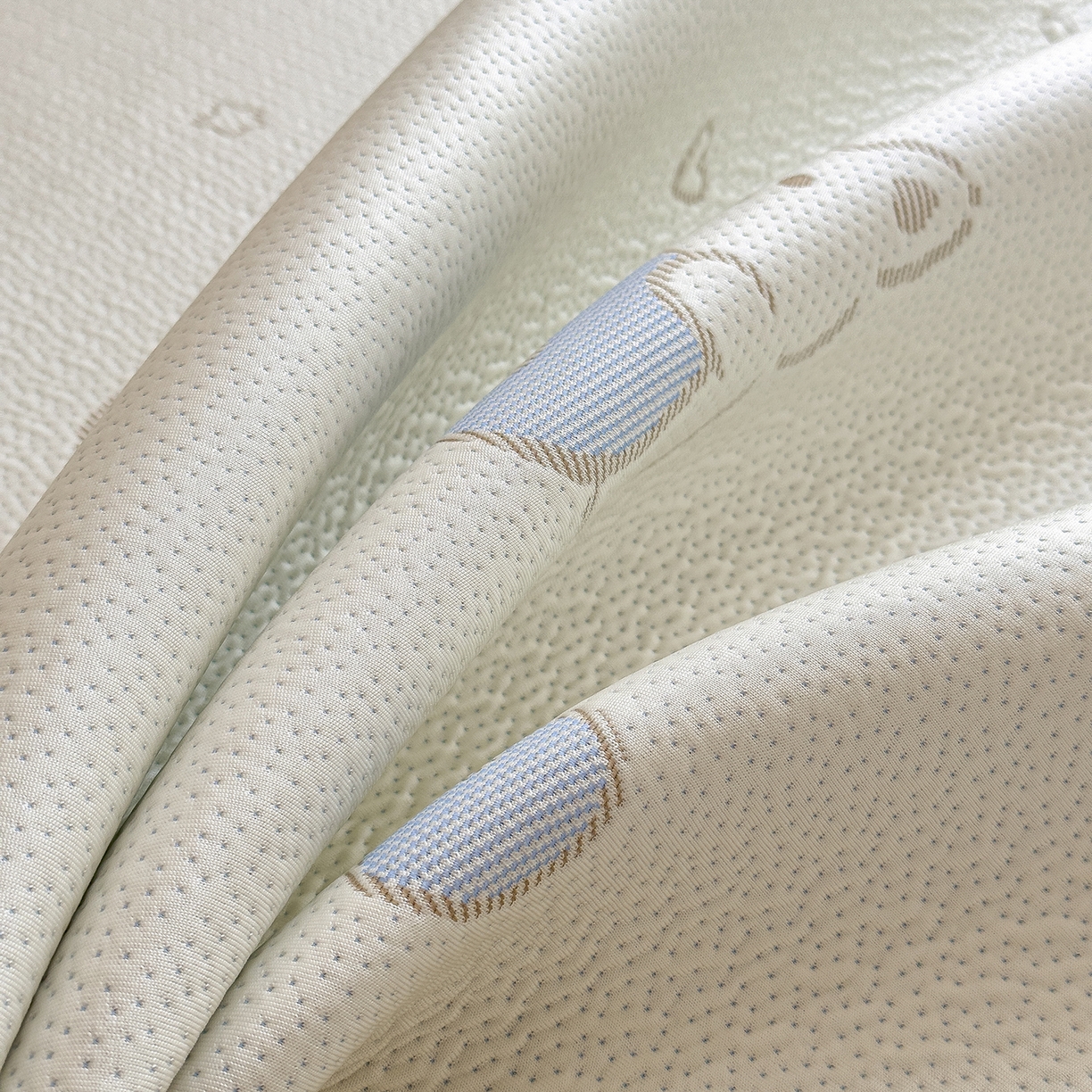 91家纺网 家纺一手货源 找家纺 典冠 2026新款PE凉感豆豆提花软席 苹果狗