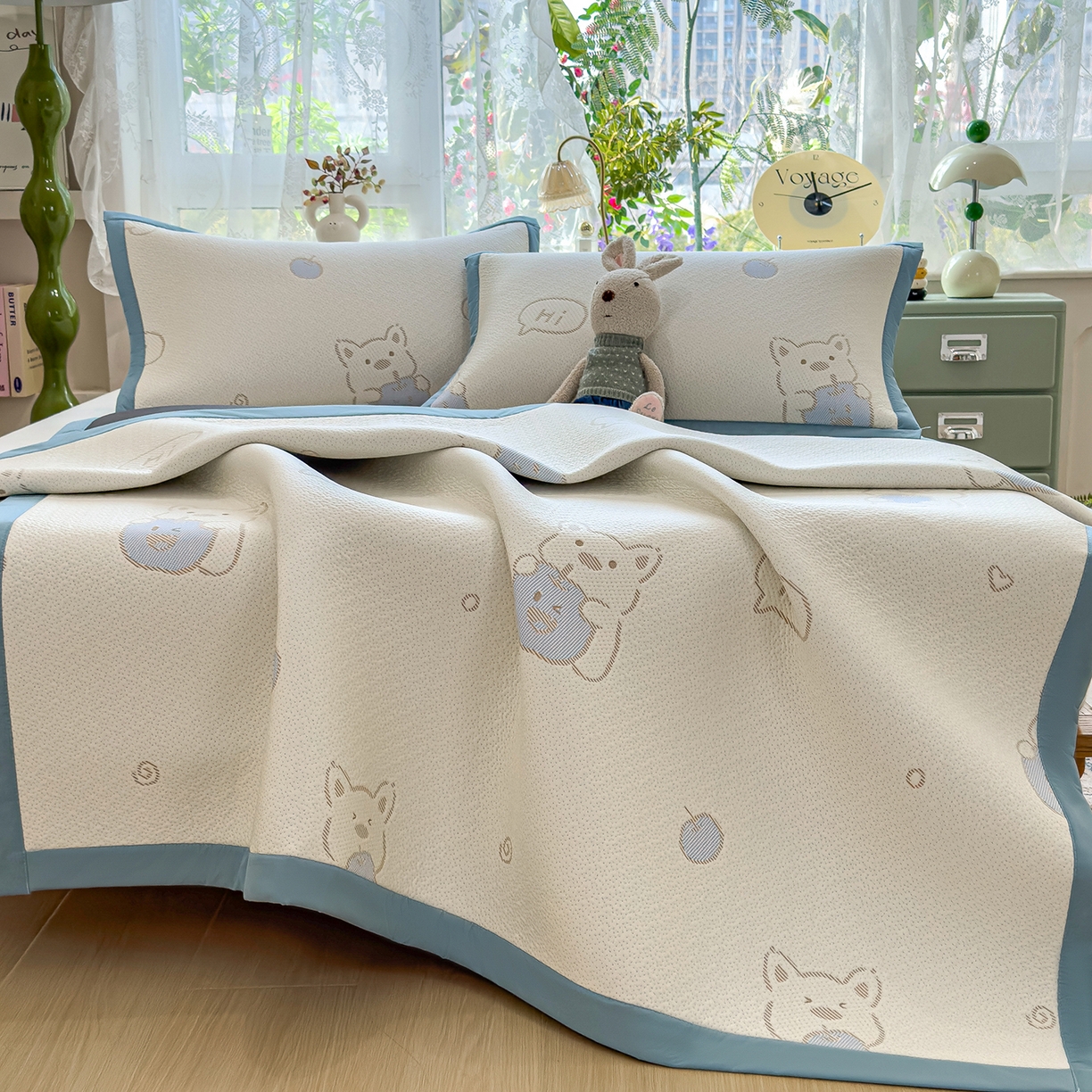 91家纺网 家纺一手货源 找家纺 典冠 2026新款PE凉感豆豆提花软席 苹果狗