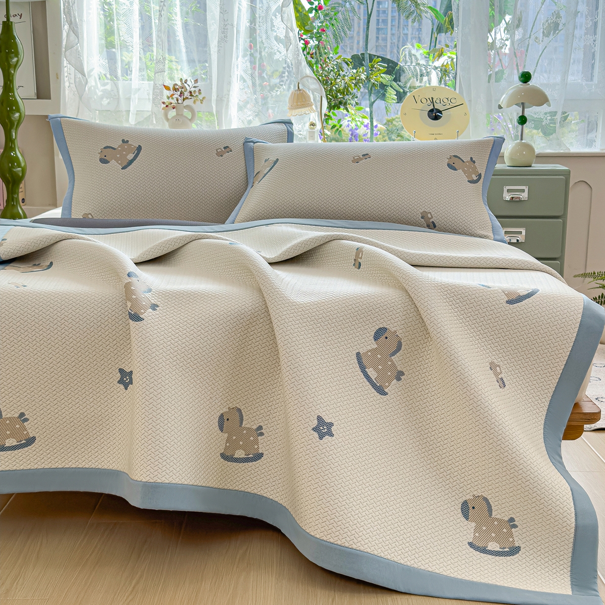 91家纺网 家纺一手货源 找家纺 典冠 2026新款PE凉感豆豆提花软席 小木马