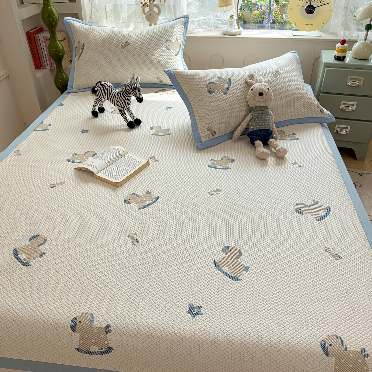 91家纺网 家纺一手货源 找家纺 典冠 2026新款PE凉感豆豆提花软席 小木马