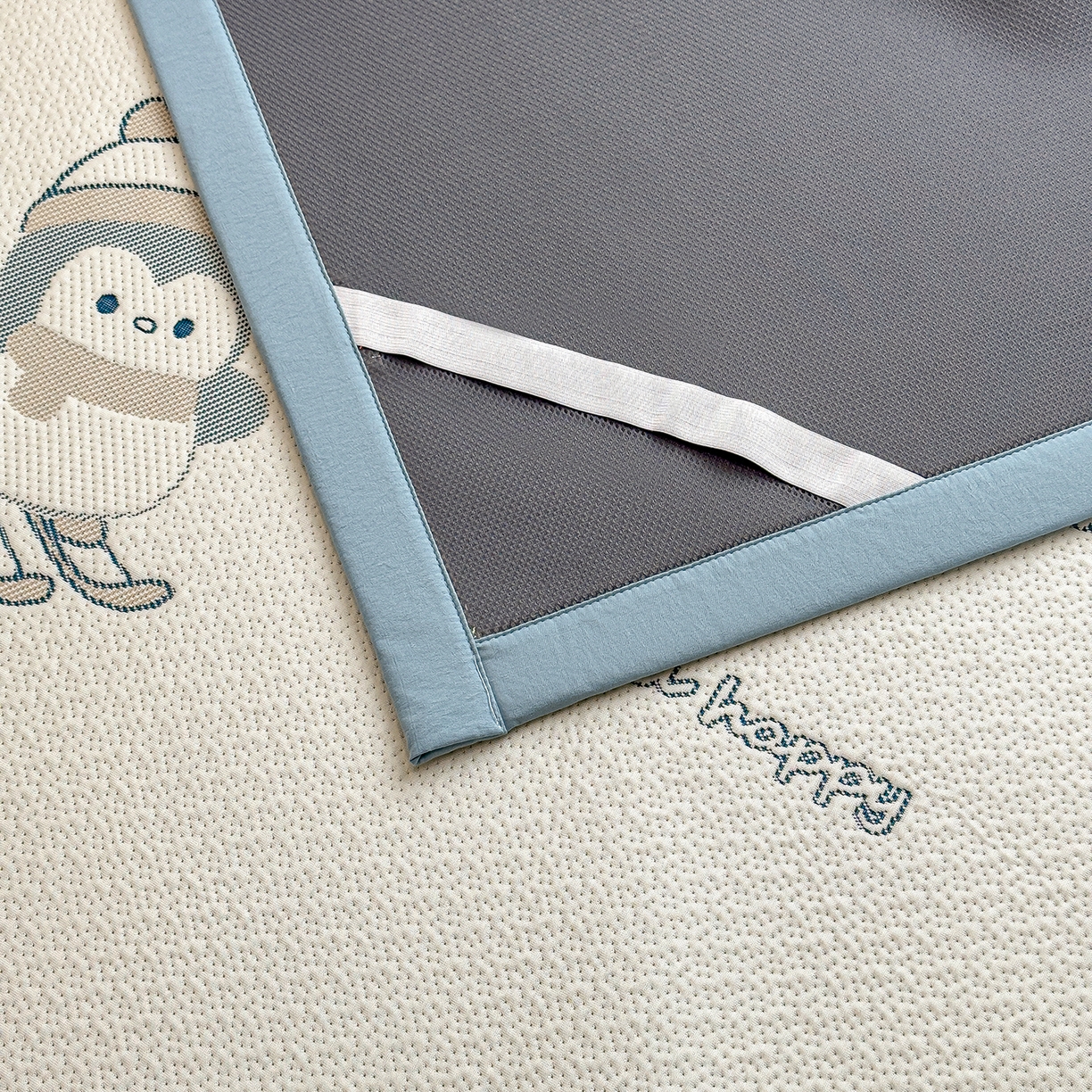 91家纺网 家纺一手货源 找家纺 典冠 2026新款PE凉感豆豆提花软席 滑雪企鹅