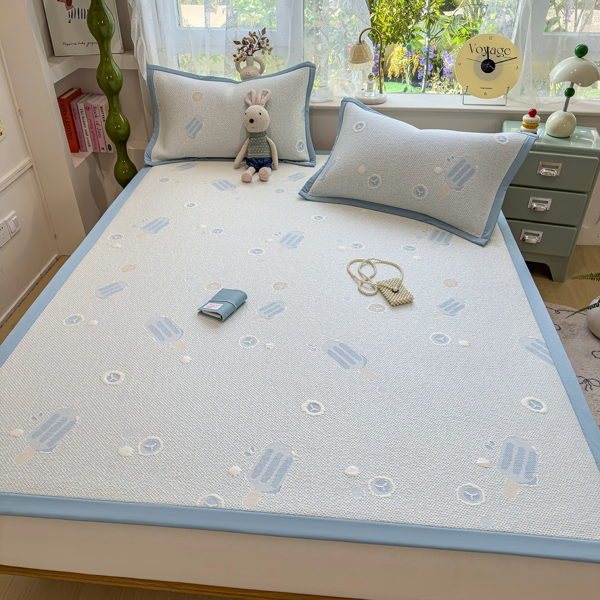 91家纺网 家纺一手货源 找家纺 典冠 2026新款PE凉感豆豆提花软席 蓝色棒冰