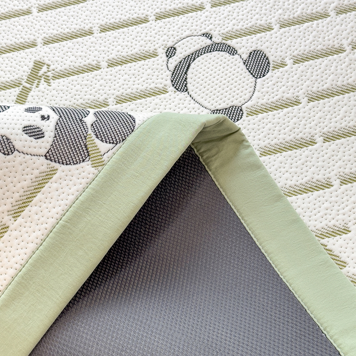 91家纺网 家纺一手货源 找家纺 典冠 2026新款PE凉感豆豆提花软席 熊猫-绿