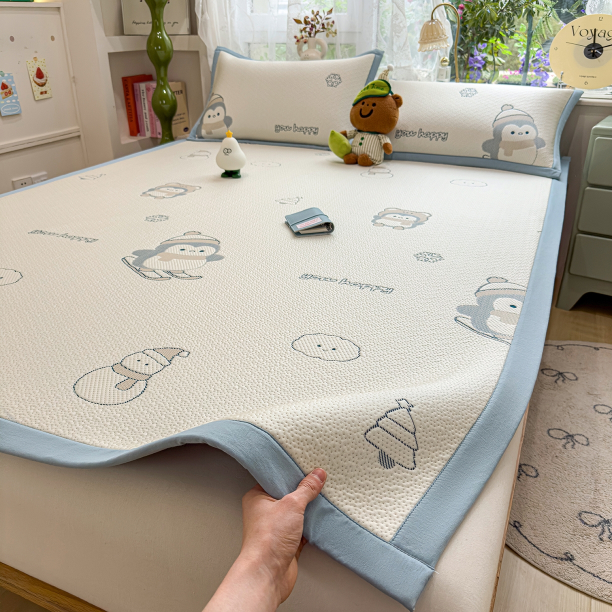 91家纺网 家纺一手货源 找家纺 典冠 2026新款PE凉感豆豆提花软席 滑雪企鹅