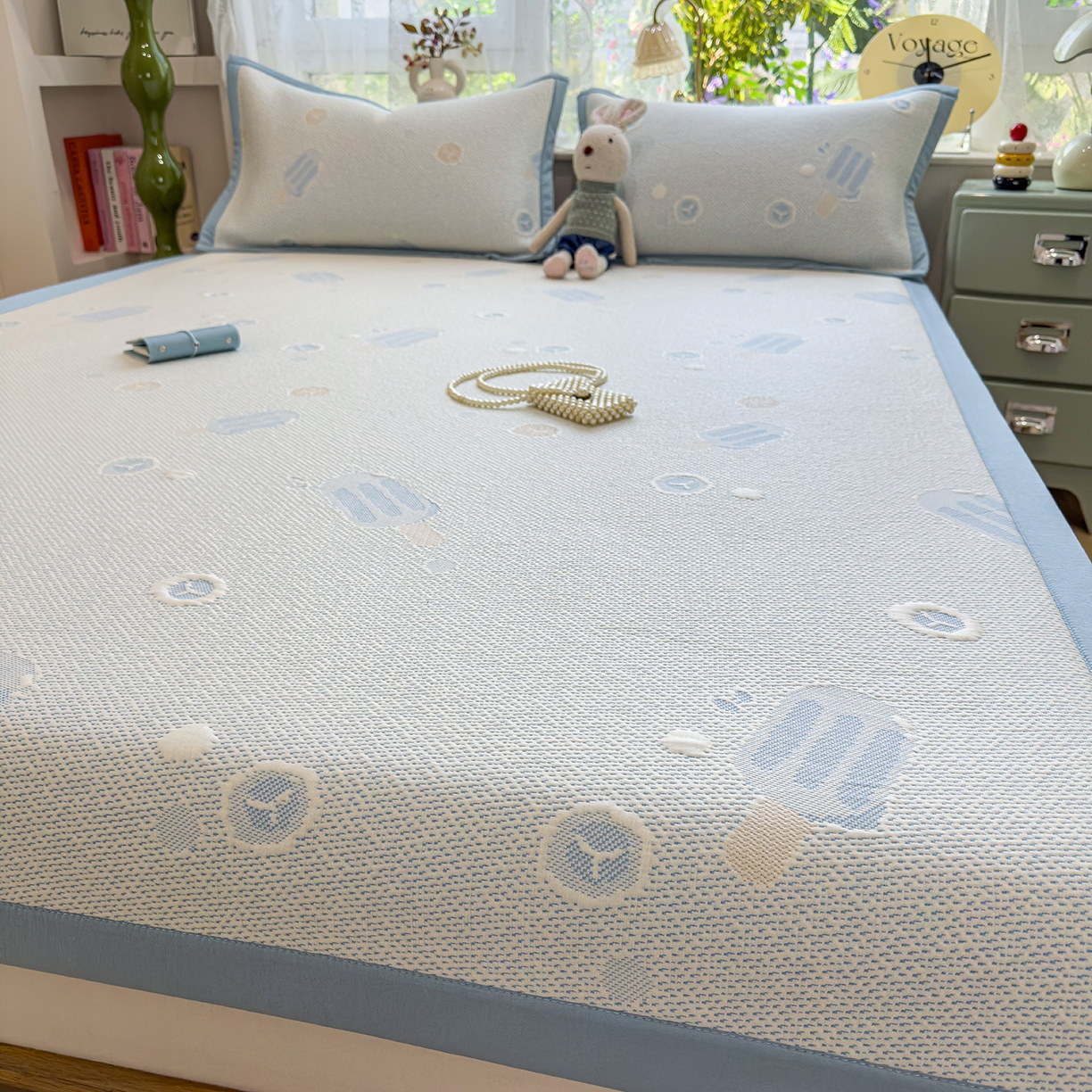 91家纺网 家纺一手货源 找家纺 典冠 2026新款PE凉感豆豆提花软席 蓝色棒冰