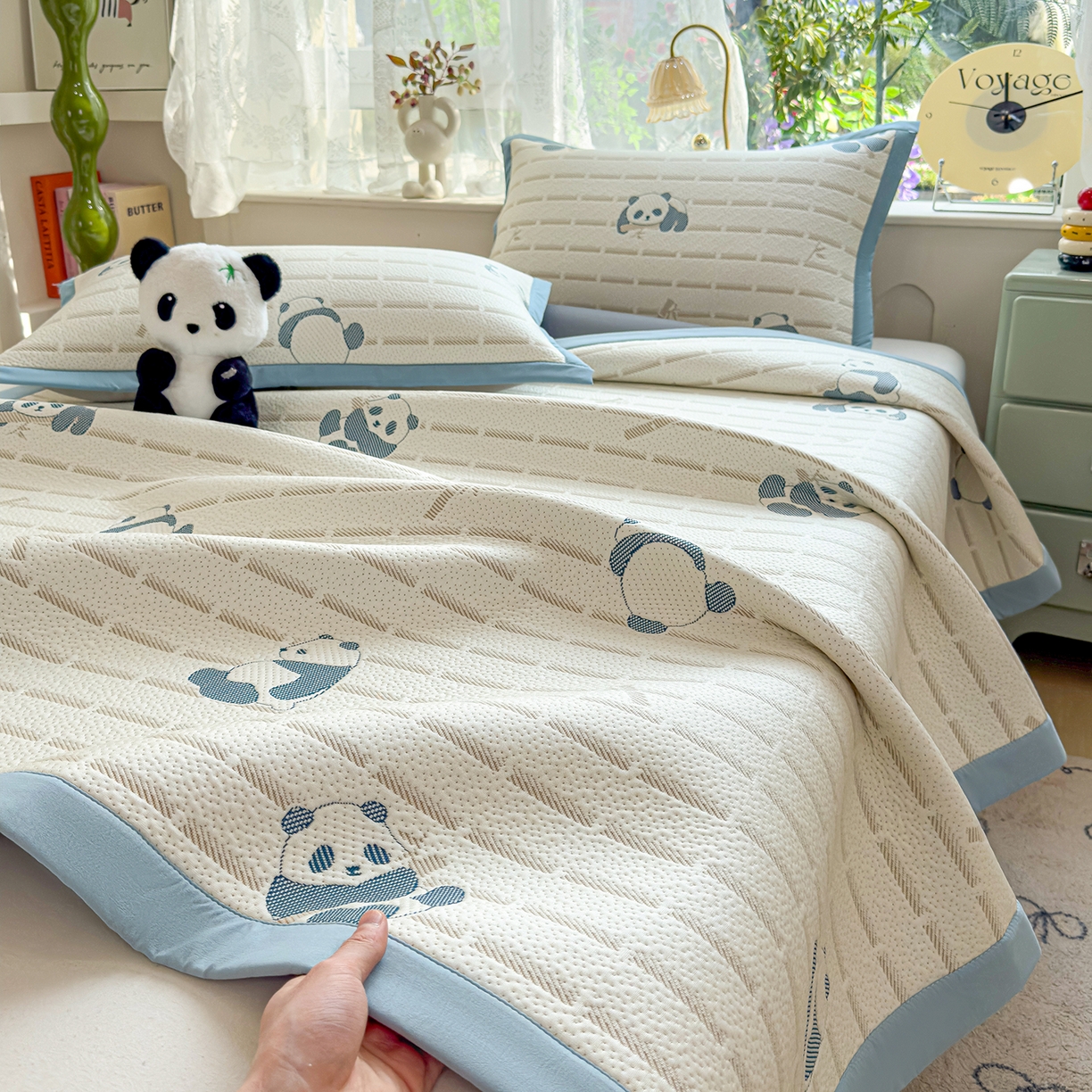 91家纺网 家纺一手货源 找家纺 典冠 2026新款PE凉感豆豆提花软席 熊猫-蓝