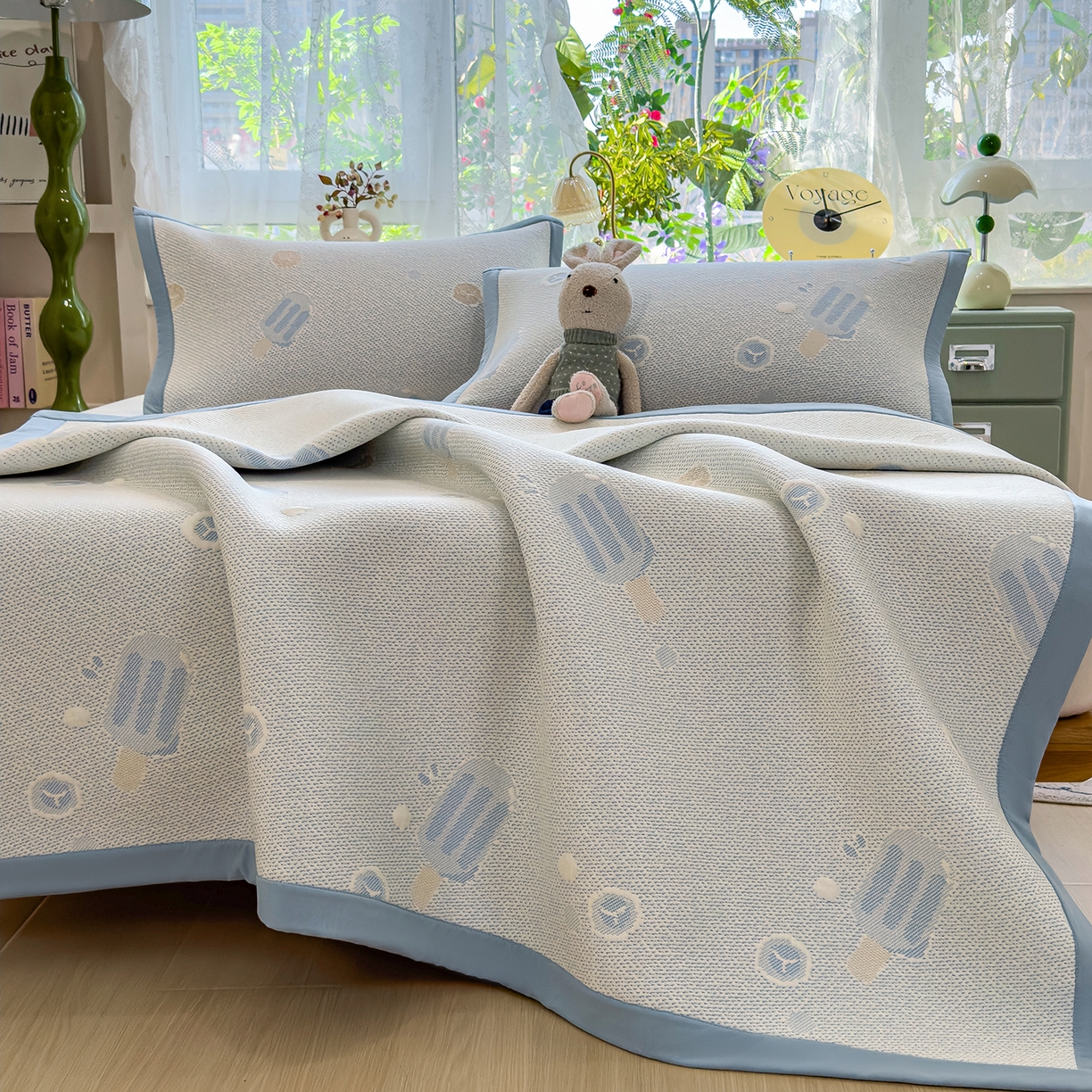 91家纺网 家纺一手货源 找家纺 典冠 2026新款PE凉感豆豆提花软席 蓝色棒冰