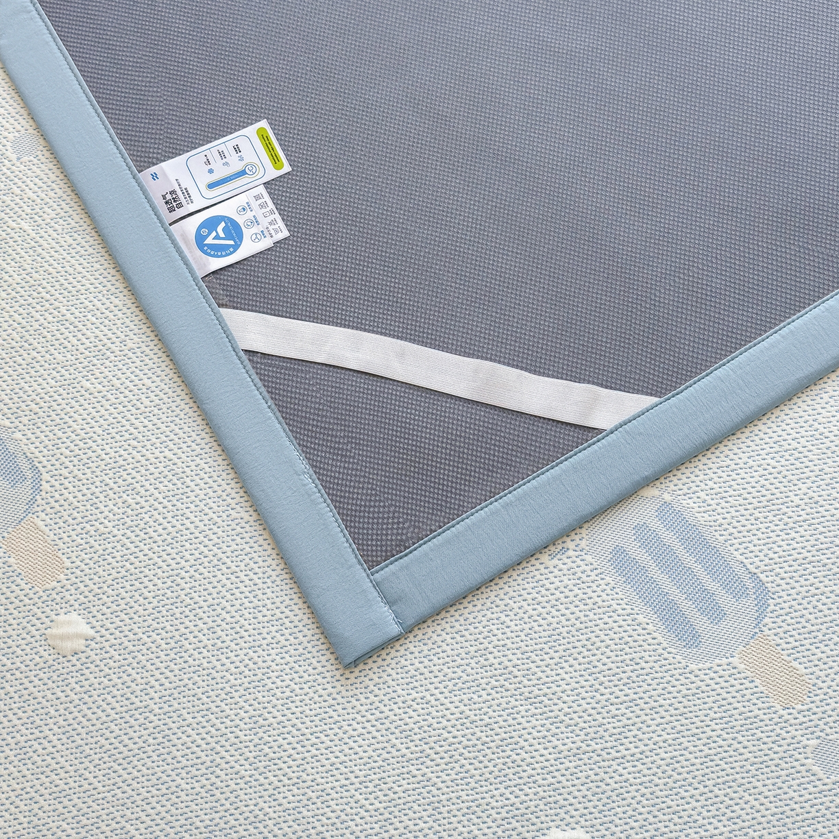 91家纺网 家纺一手货源 找家纺 典冠 2026新款PE凉感豆豆提花软席 蓝色棒冰