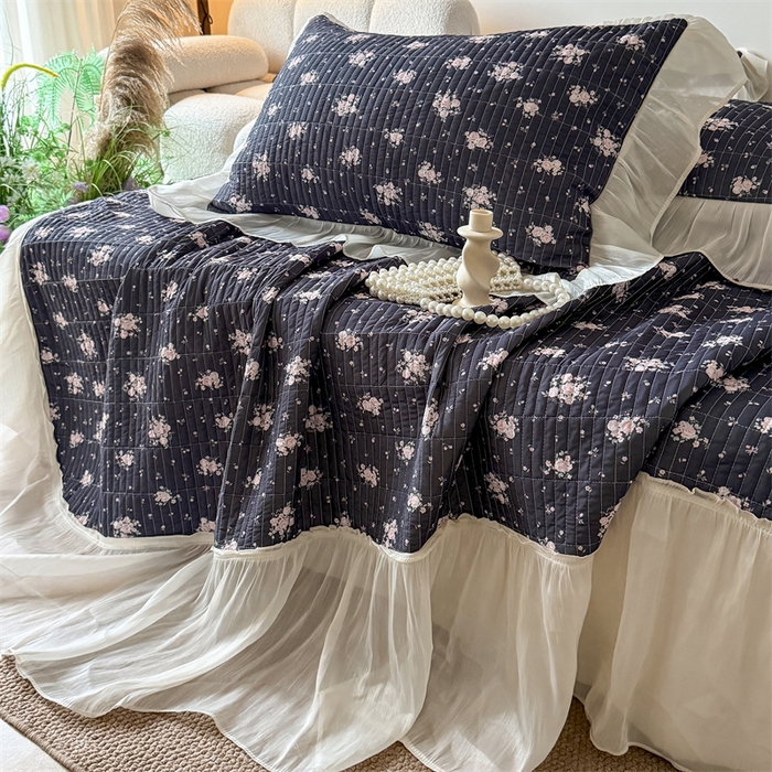 91家纺网 家纺一手货源 找家纺 吾欢心 2026新款仿锦安法式花边凉感丝床盖款夏凉被四件套软凉席三件套小冰皮空调被 香颂漫花