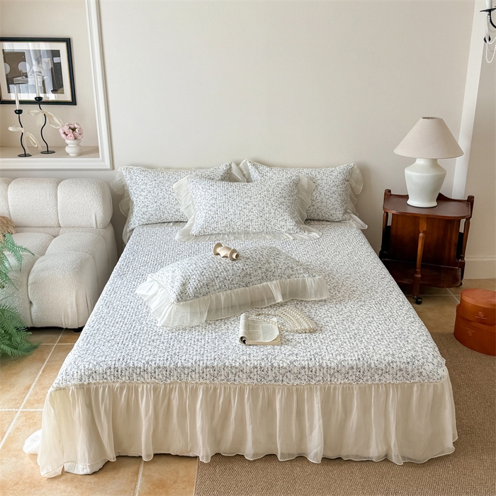 91家纺网 家纺一手货源 找家纺 吾欢心 2026新款仿锦安法式花边凉感丝床盖款夏凉被四件套软凉席三件套小冰皮空调被 云间茉莉