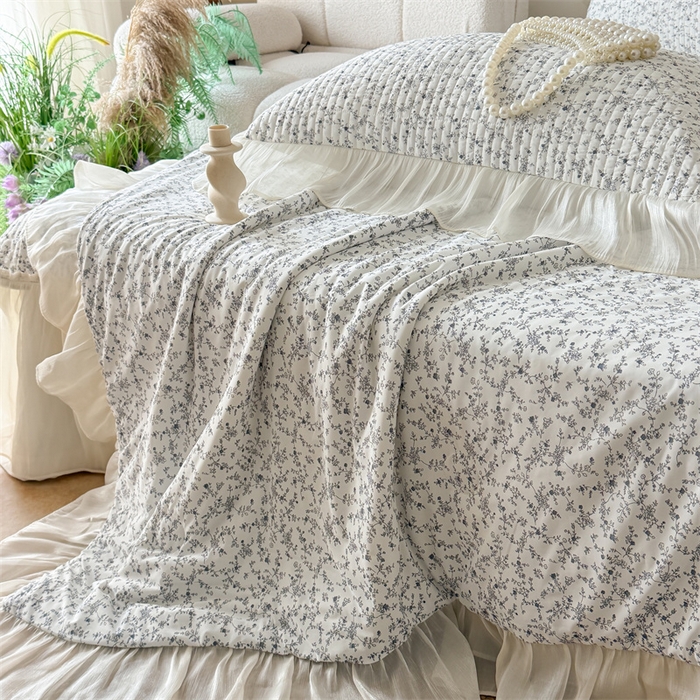 91家纺网 家纺一手货源 找家纺 吾欢心 2026新款仿锦安法式花边凉感丝床盖款夏凉被四件套软凉席三件套小冰皮空调被 云间茉莉