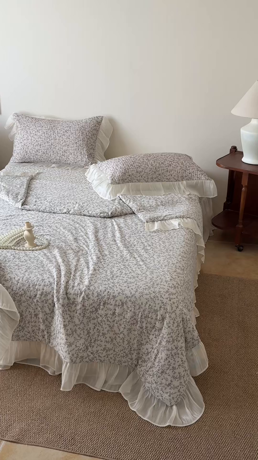 91家纺网 家纺一手货源 找家纺 吾欢心 2026新款仿锦安法式花边凉感丝床盖款夏凉被四件套软凉席三件套小冰皮空调被 云间茉莉