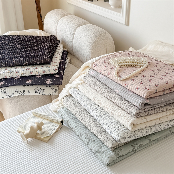 91家纺网 家纺一手货源 找家纺 吾欢心 2026新款仿锦安法式花边凉感丝床盖款夏凉被四件套软凉席三件套小冰皮空调被 组合图仅做展示不可下单