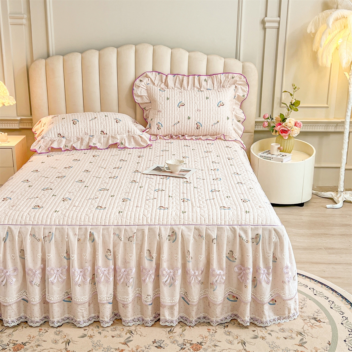 91家纺网 家纺一手货源 找家纺 宜凡家纺 2026新款全棉印花公主风夹棉床裙四件套② 摇摇木马