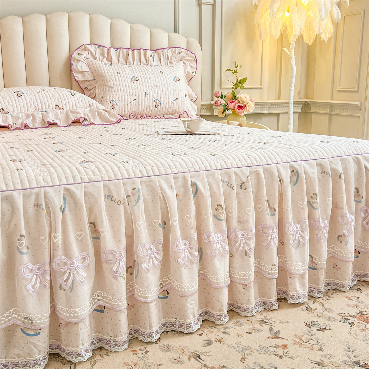 91家纺网 家纺一手货源 找家纺 宜凡家纺 2026新款全棉印花公主风夹棉床裙四件套② 摇摇木马