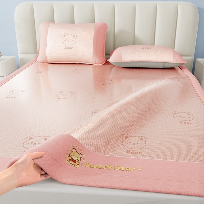 （总）梵克保罗 2026新款3D复合三明治冰藤冰丝凉席套件-甜蜜小熊