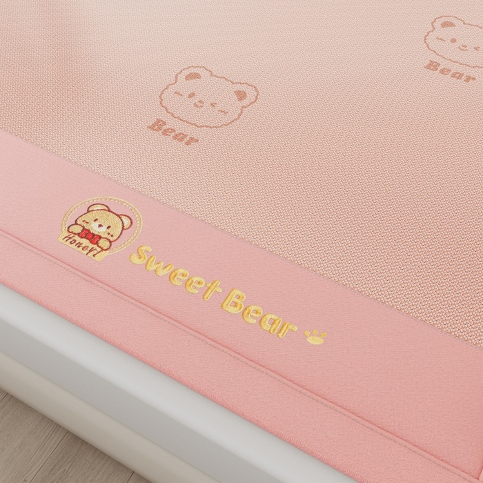 91家纺网 家纺一手货源 找家纺 （总）梵克保罗 2026新款3D复合三明治冰藤冰丝凉席套件-甜蜜小熊