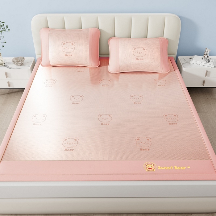 91家纺网 家纺一手货源 找家纺 梵克保罗 2026新款3D复合三明治冰藤冰丝凉席套件-甜蜜小熊 甜蜜小熊-粉色
