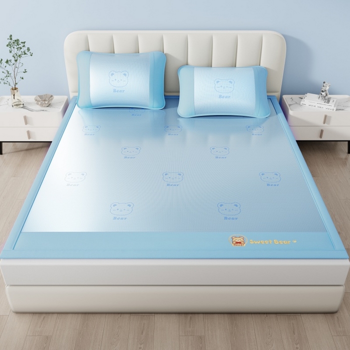 91家纺网 家纺一手货源 找家纺 梵克保罗 2026新款3D复合三明治冰藤冰丝凉席套件-甜蜜小熊 甜蜜小熊-蓝色