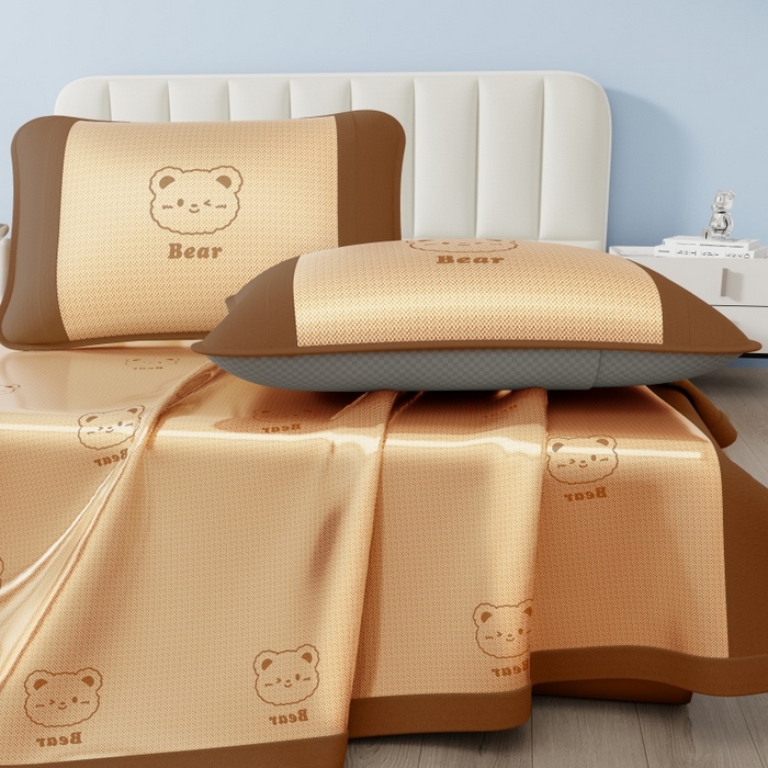 91家纺网 家纺一手货源 找家纺 梵克保罗 2026新款3D复合三明治冰藤冰丝凉席套件-甜蜜小熊 甜蜜小熊-咖色