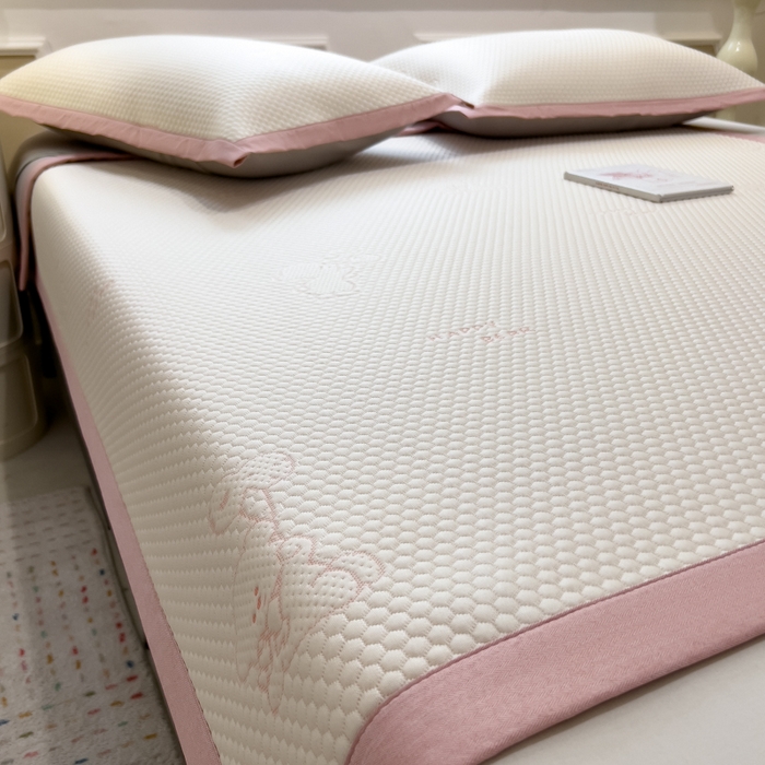 91家纺网 家纺一手货源 找家纺 （总）倾慕家纺 2026新款PE时尚风豆豆凉席卡通系列--床席款