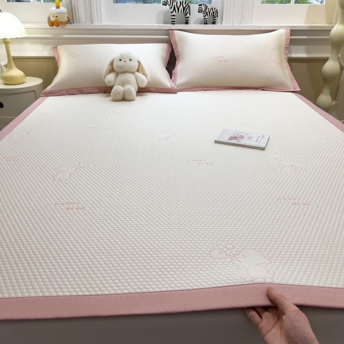 91家纺网 家纺一手货源 找家纺 （总）倾慕家纺 2026新款PE时尚风豆豆凉席卡通系列--床席款