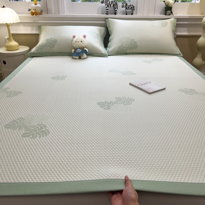 91家纺网 家纺一手货源 找家纺 （总）倾慕家纺 2026新款PE时尚风豆豆凉席卡通系列--床席款