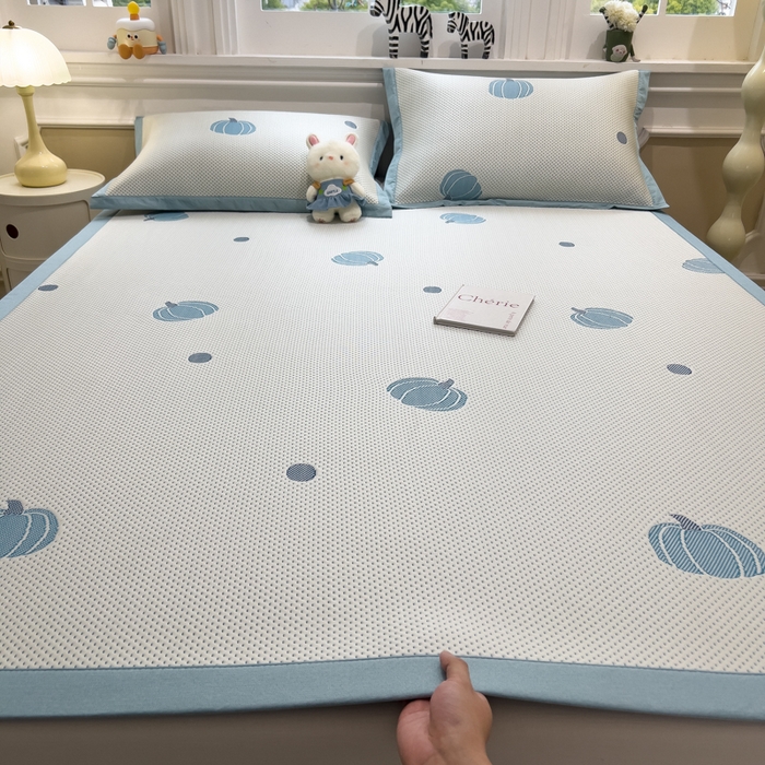 91家纺网 家纺一手货源 找家纺 （总）倾慕家纺 2026新款PE时尚风豆豆凉席卡通系列--床席款