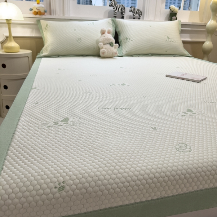 91家纺网 家纺一手货源 找家纺 倾慕家纺 2026新款PE时尚风豆豆凉席卡通系列--床席款 斑点狗狗床席款