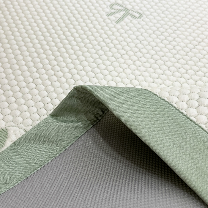 91家纺网 家纺一手货源 找家纺 倾慕家纺 2026新款PE时尚风豆豆凉席卡通系列--床席款 斑点狗狗床席款