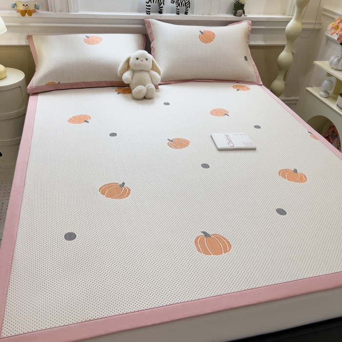 91家纺网 家纺一手货源 找家纺 倾慕家纺 2026新款PE时尚风豆豆凉席卡通系列--床席款 南瓜桔床席款