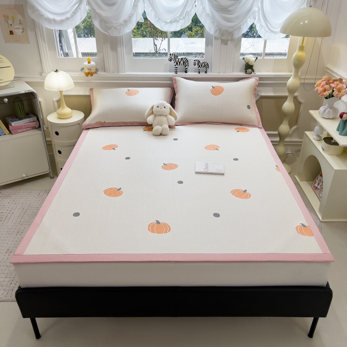 91家纺网 家纺一手货源 找家纺 倾慕家纺 2026新款PE时尚风豆豆凉席卡通系列--床席款 南瓜桔床席款