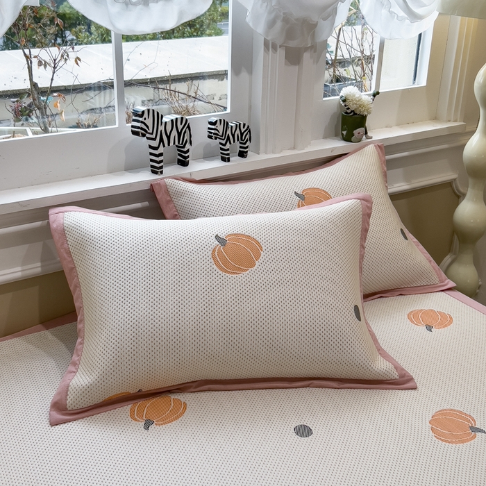 91家纺网 家纺一手货源 找家纺 倾慕家纺 2026新款PE时尚风豆豆凉席卡通系列--床席款 南瓜桔床席款