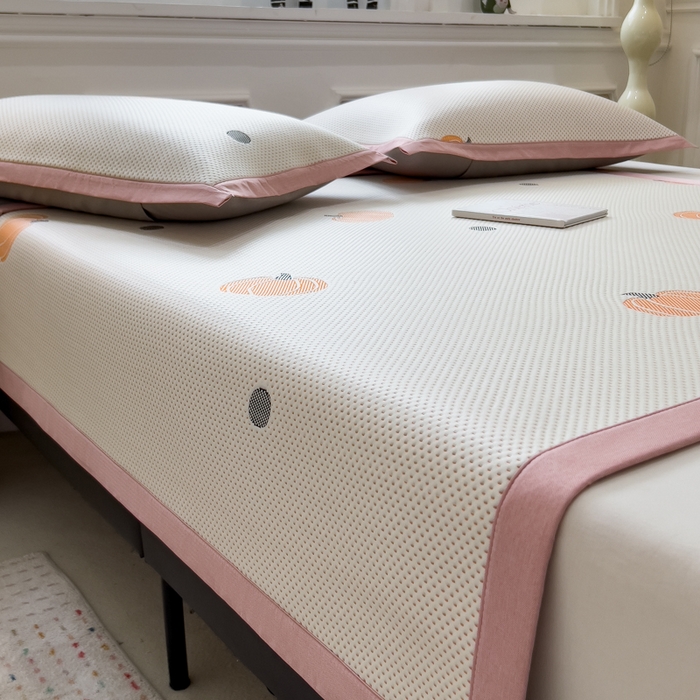 91家纺网 家纺一手货源 找家纺 倾慕家纺 2026新款PE时尚风豆豆凉席卡通系列--床席款 南瓜桔床席款