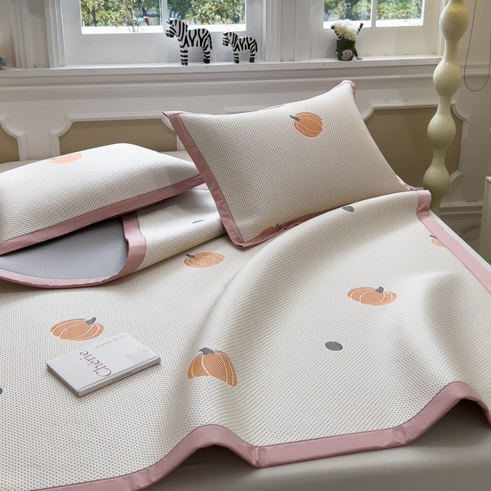 91家纺网 家纺一手货源 找家纺 倾慕家纺 2026新款PE时尚风豆豆凉席卡通系列--床席款 南瓜桔床席款