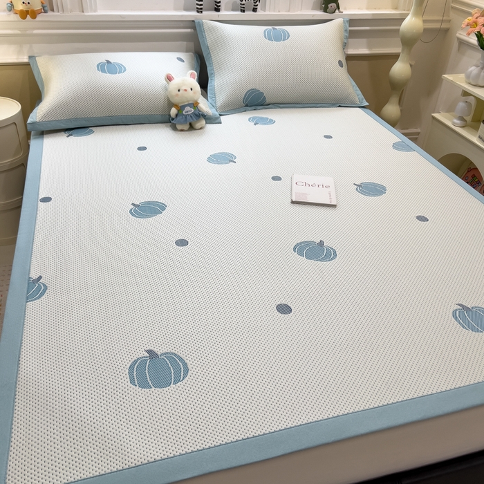 91家纺网 家纺一手货源 找家纺 倾慕家纺 2026新款PE时尚风豆豆凉席卡通系列--床席款 南瓜蓝床席款