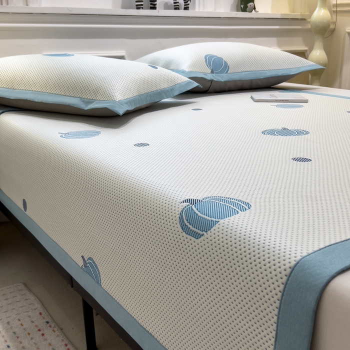 91家纺网 家纺一手货源 找家纺 倾慕家纺 2026新款PE时尚风豆豆凉席卡通系列--床席款 南瓜蓝床席款