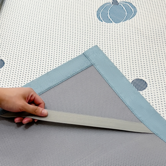 91家纺网 家纺一手货源 找家纺 倾慕家纺 2026新款PE时尚风豆豆凉席卡通系列--床席款 南瓜蓝床席款